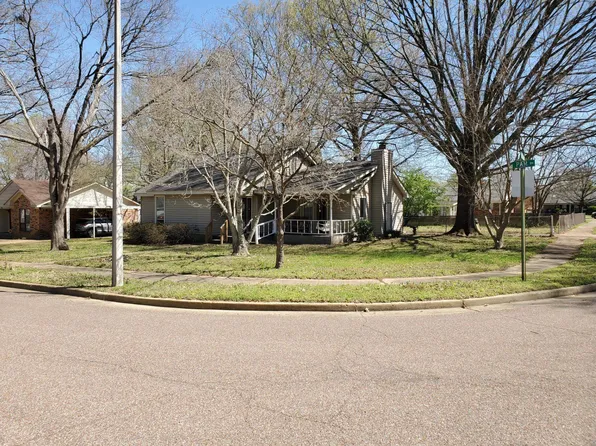 6974 Pam Dr, Millington, TN 38053