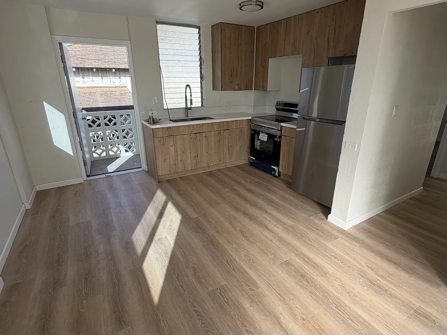 910 Factory Street - 1 — Photo 3