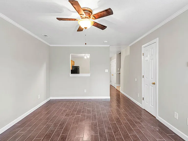 300 Streamwood Dr #1 — Photo 5