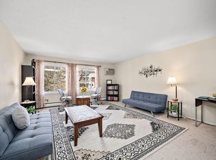 10211 Cedar Lake Rd APT 204, Minnetonka, MN 55305