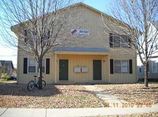 911 S Oak St, Champaign, IL 61820