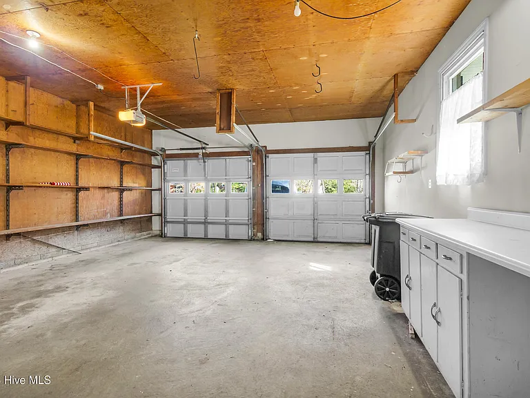 609 Edgehill Rd — Photo 30