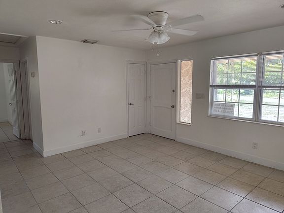 3rd image of 3823 Arnold Dr
