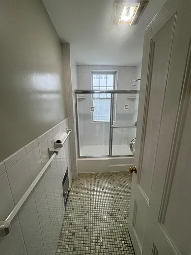 22-24 Everett Sq #2 Photo 1
