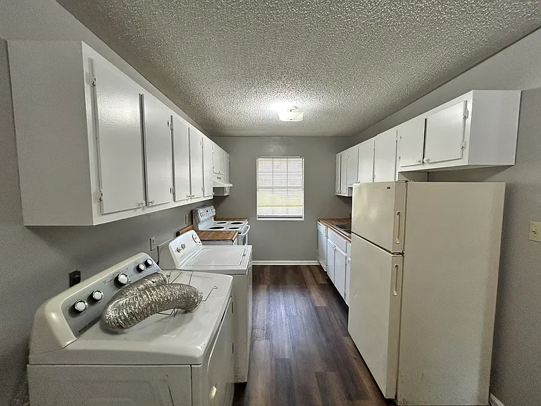 2710 S Taft St — Photo 13