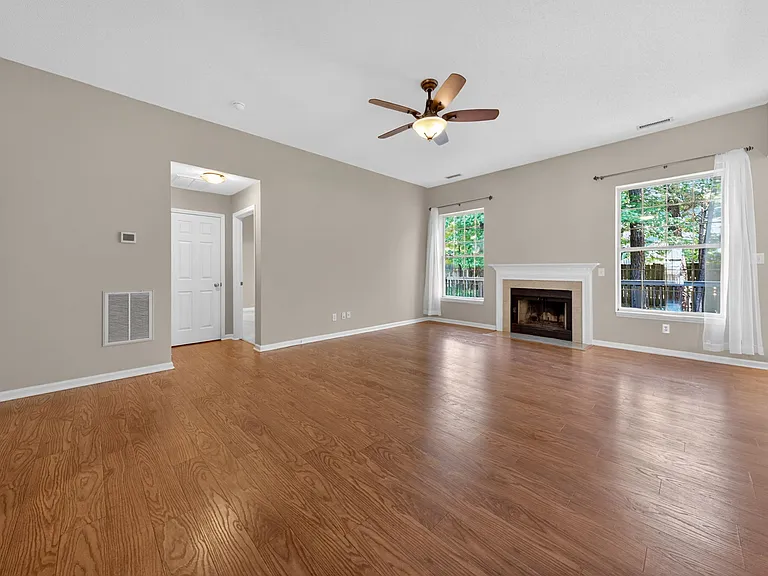 6804 Broome Bay Ct — Photo 9