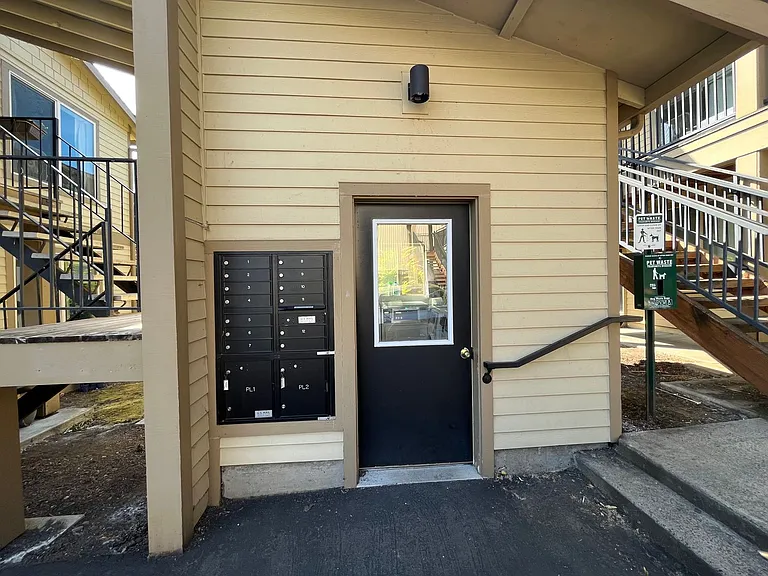 Division Apartments by Star Metro — Photo 14