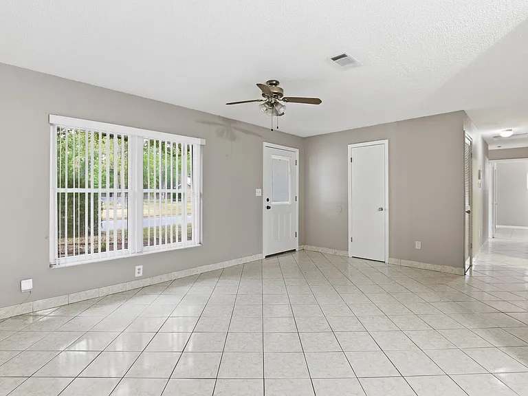 2659 NW 57th Pl — Photo 3
