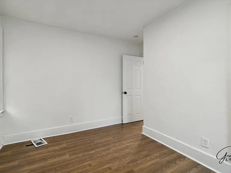 16211 Kentucky St — Photo 18