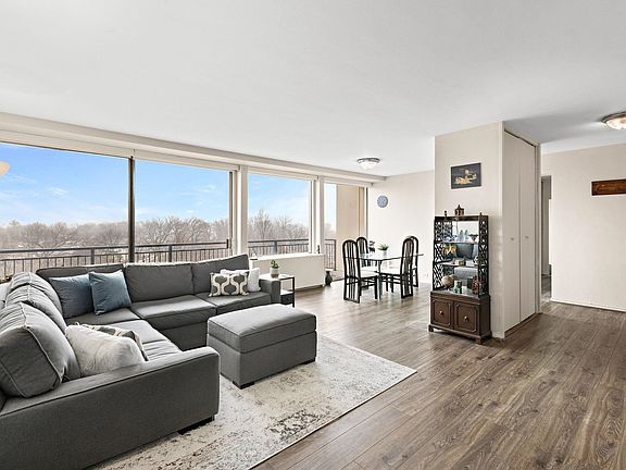 2nd image of 1 Horizon Rd APT 806