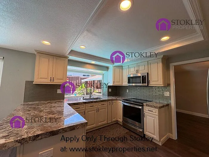 2397 Lake Meadow Cir — Photo 13