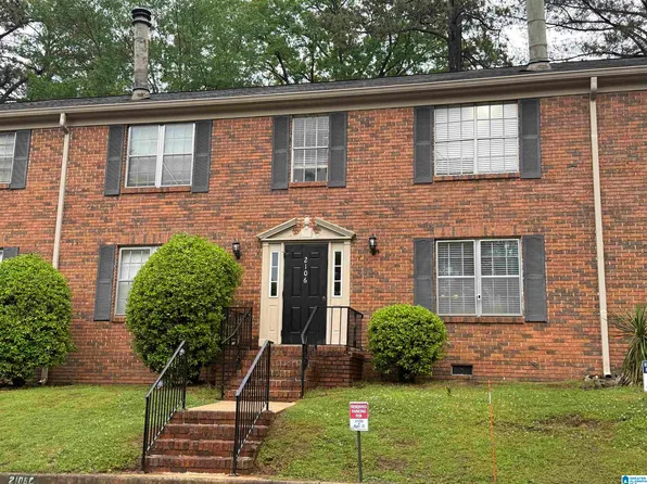 2106 Montreat Dr APT D, Vestavia Hills, AL 35216