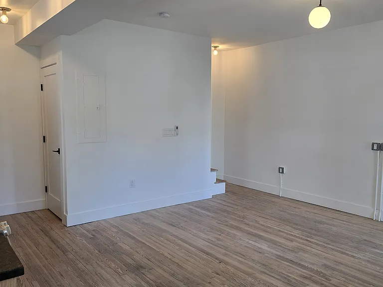 1401 Charles St #A — Photo 5