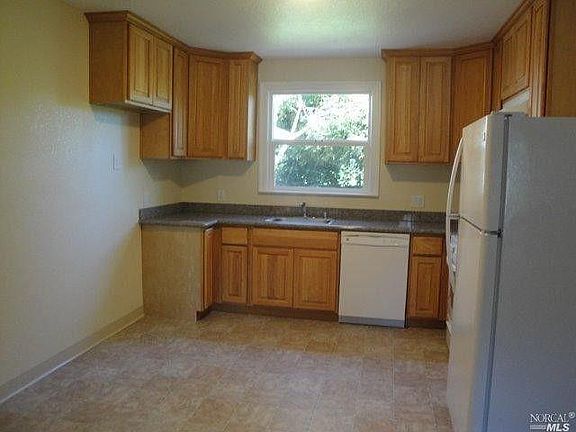 3rd image of 813 Sacramento St