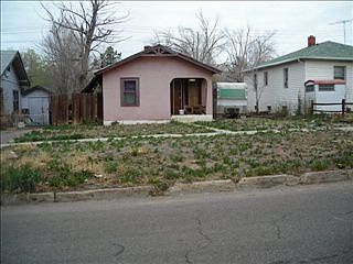 1st image of 925 E 12th St