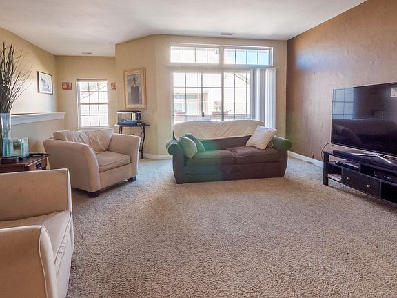 5th image of 2213 W Vista Bella Dr #201