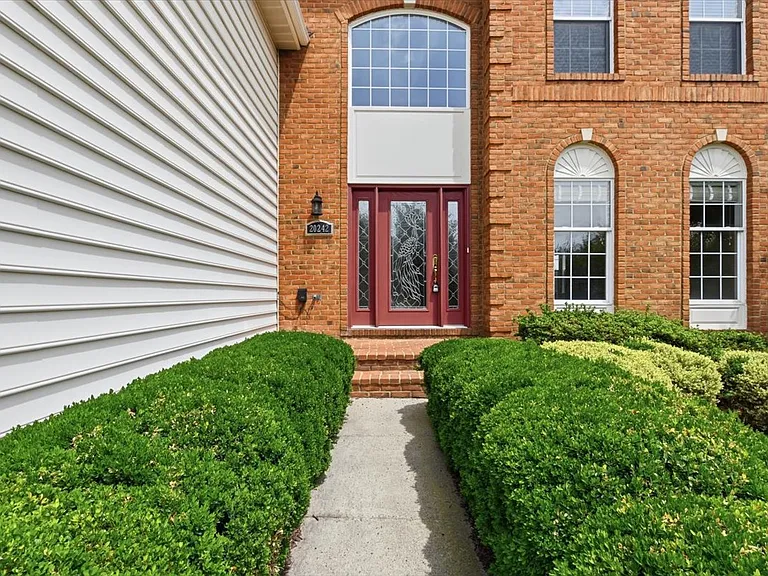 20242 Hidden Creek Ct — Photo 3
