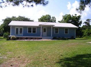 1051 Mallard Bay Rd, Hampstead, NC 28443