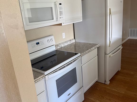 4th image of 1225 Santa Cruz Ave #1