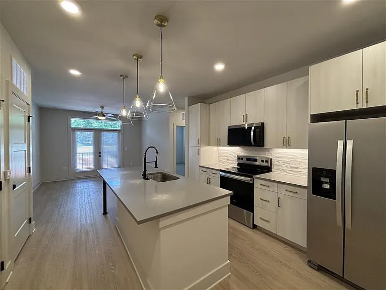 District on the Etowah Apartments — Photo 536