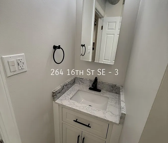 264 16th St SE #3 — Photo 7
