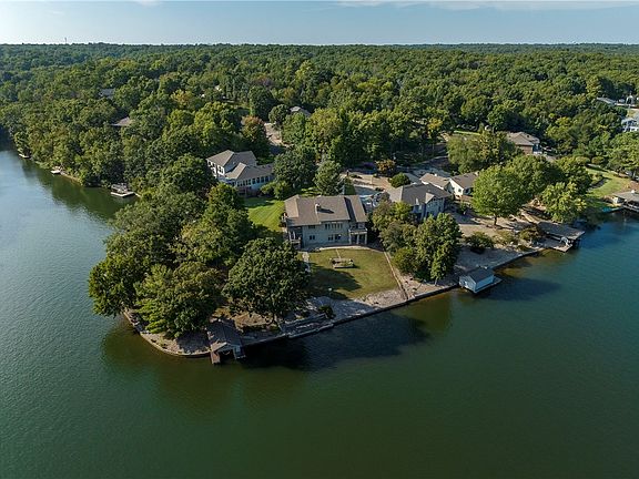 5th image of 38 Dunkeld Dr