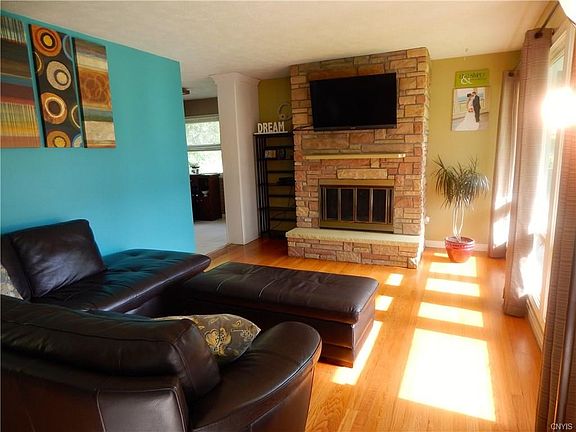 4th image of 114 Camillus Park Dr