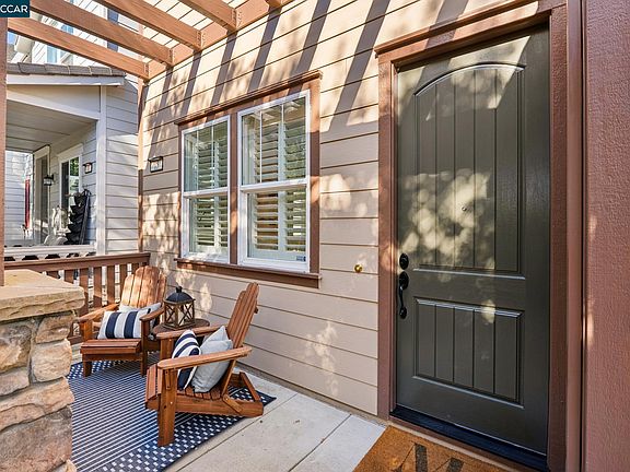 3rd image of 15 Hazel Tree Rdg