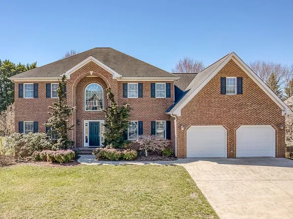 110 Willows Ridge Ct, Johnson City, TN 37601