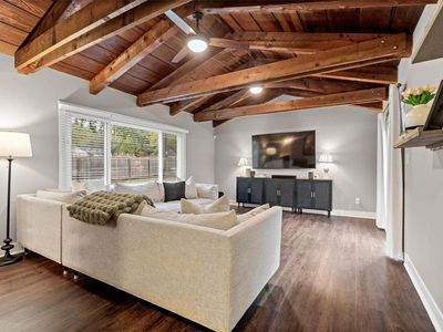 2400 W 77th St, Prairie Village, KS, 66208