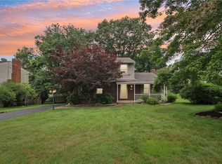 108 Colonial Dr, Sewickley, PA