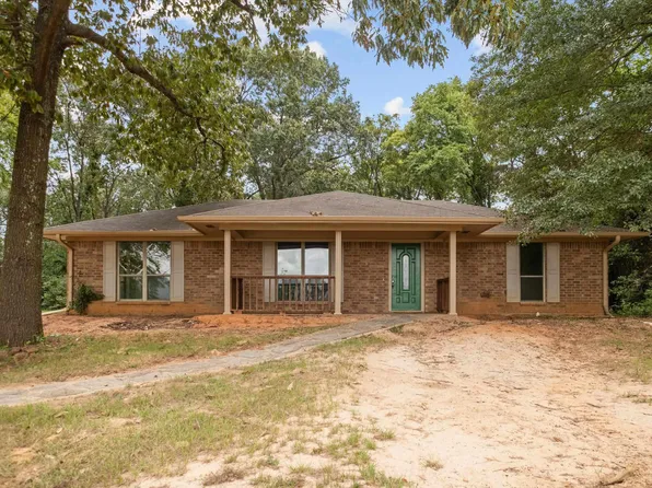 413 Mallory St, Lindale, TX 75771