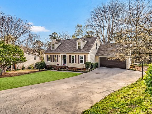 2nd image of 3008 E Brookhaven Cir