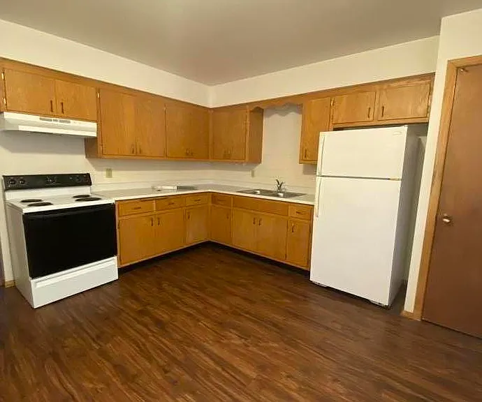 4327 W Howard Ave — Photo 2