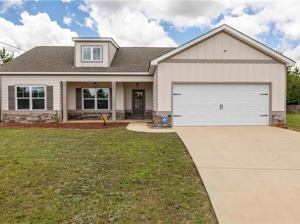 26 Belmont Dr, Fort Mitchell, AL 36856