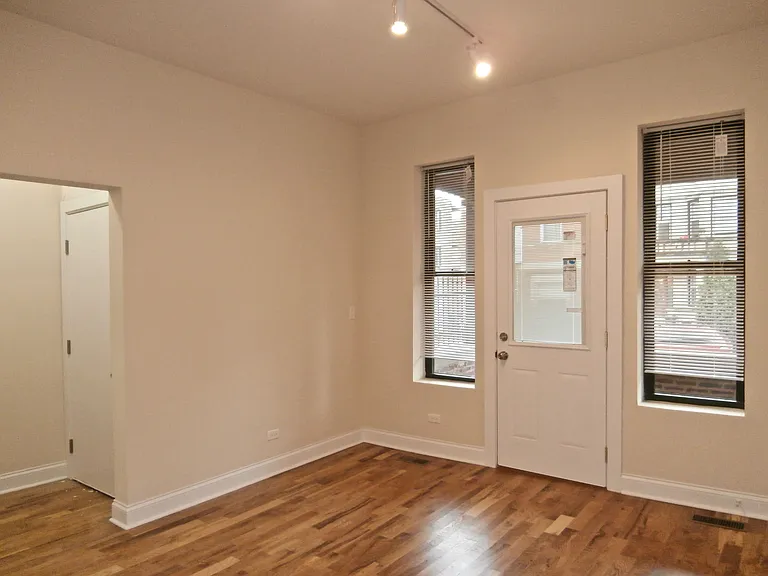 2612-14 W Augusta Blvd #2F — Photo 9