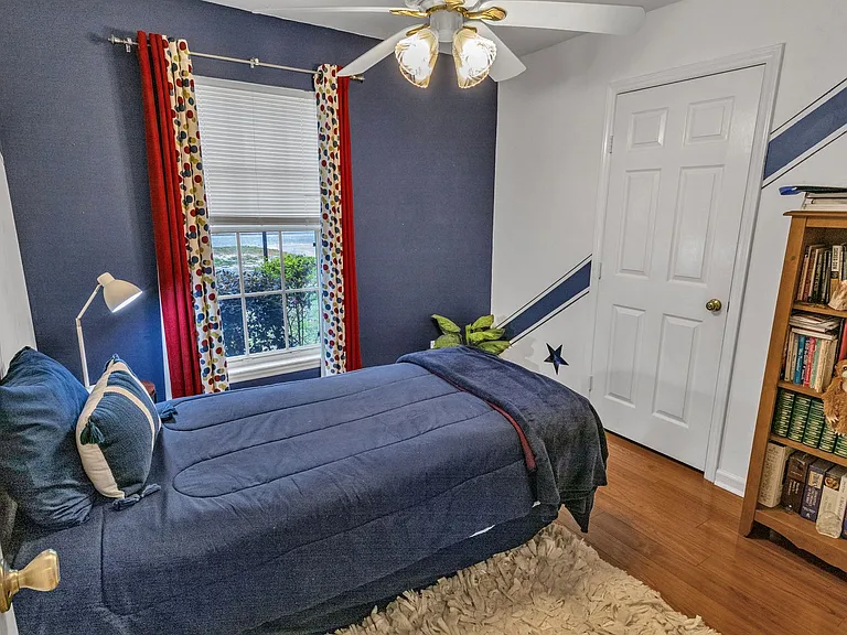 265 Okehampton Dr — Photo 10