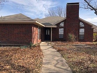 1st image of 402 Kamber Ln