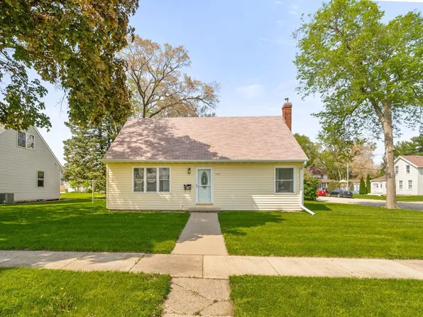 702 4th Ave SW, Waverly, IA 50677