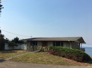 17292 Holmes Dr, Brookings, OR 97415