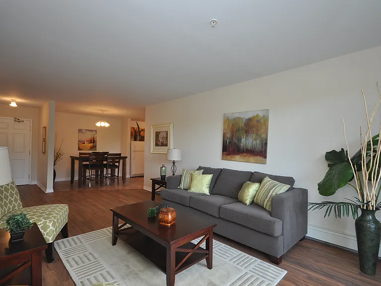 680 Parkland Dr — Photo 13