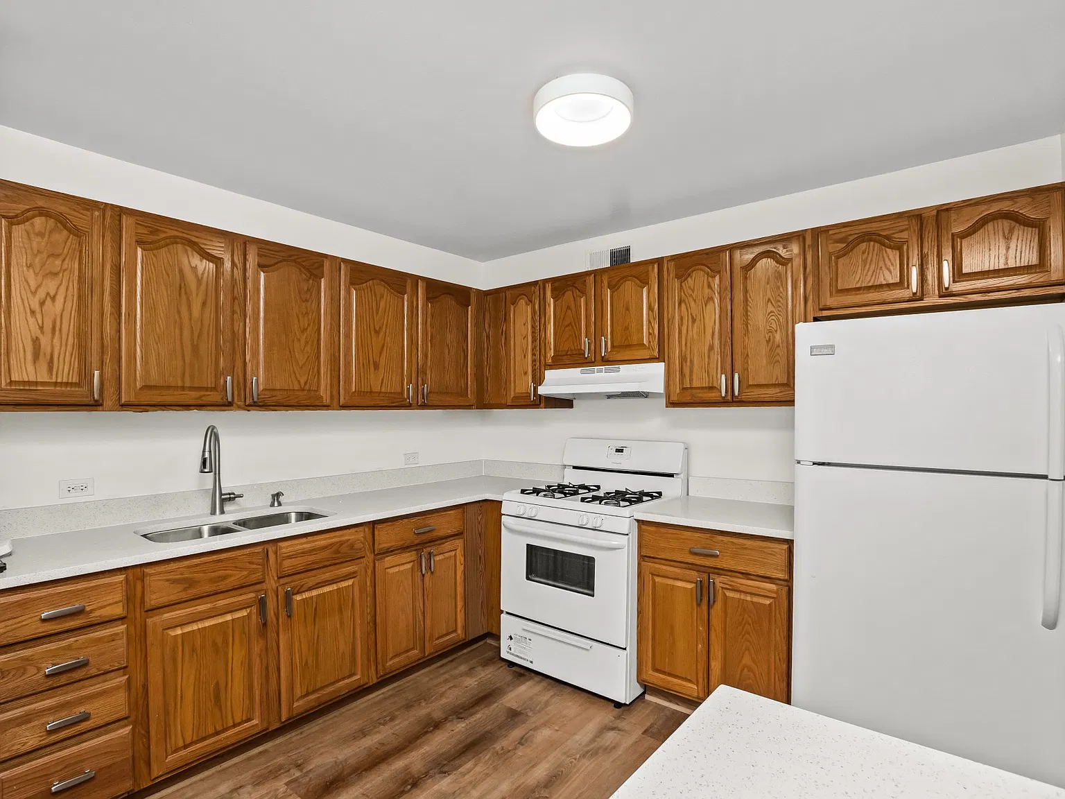 1 bed, 800 sqft, $1,750 — Photo 2