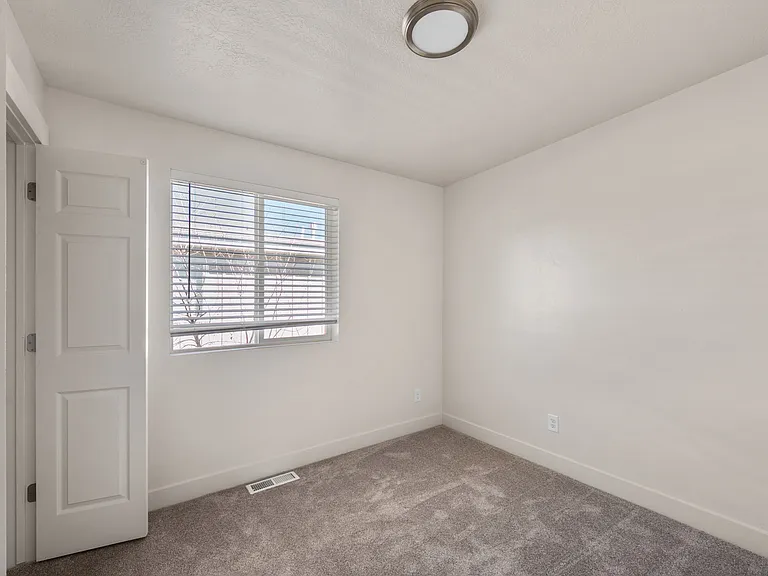 4411 S Garden Dr #D — Photo 17
