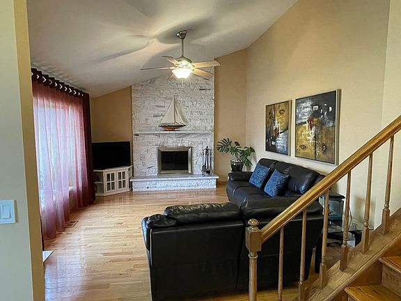 3rd image of 518 Aspen Dr