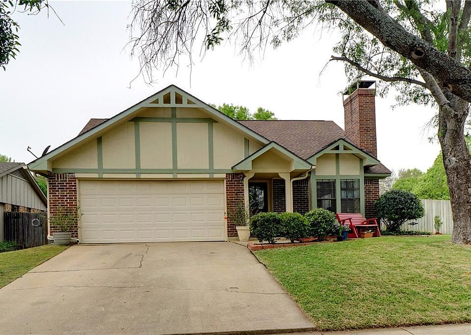 1st image of 3017 Oakridge Dr