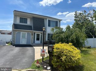 12800 Cliffe Dr, Philadelphia, PA 19154