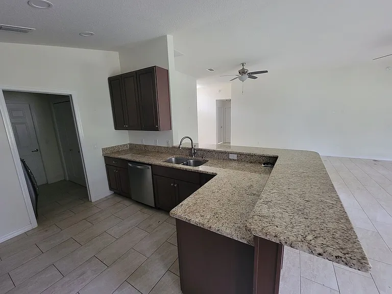 321 W Climbing Ivy Ct — Photo 7