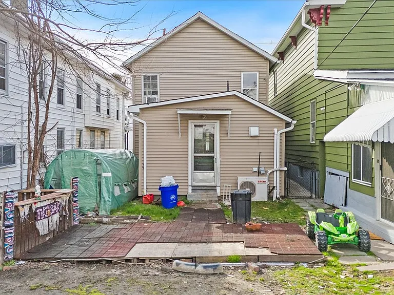 39 Church St — Photo 6