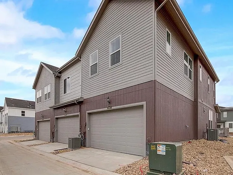 5483 Euclid Ct — Photo 7