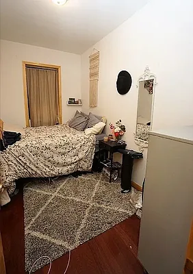 Rented by Universal Realty Group | media 16